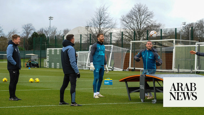 Howe backs former Liverpool keeper Karius in Newcastle United debut