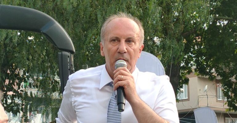 When the Media-Politician Relationship is Imbalanced, Citizens Always Come Last